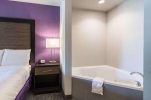 econo lodge inn and suites north little rock near riverfront