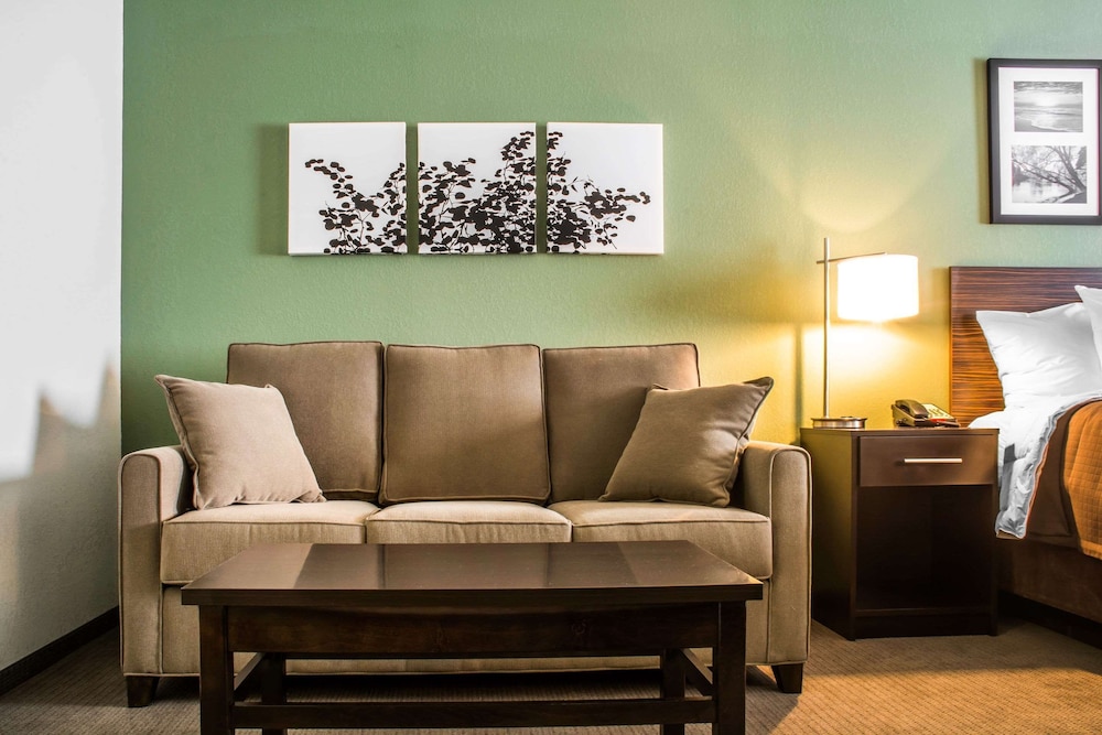 sleep inn and suites airport