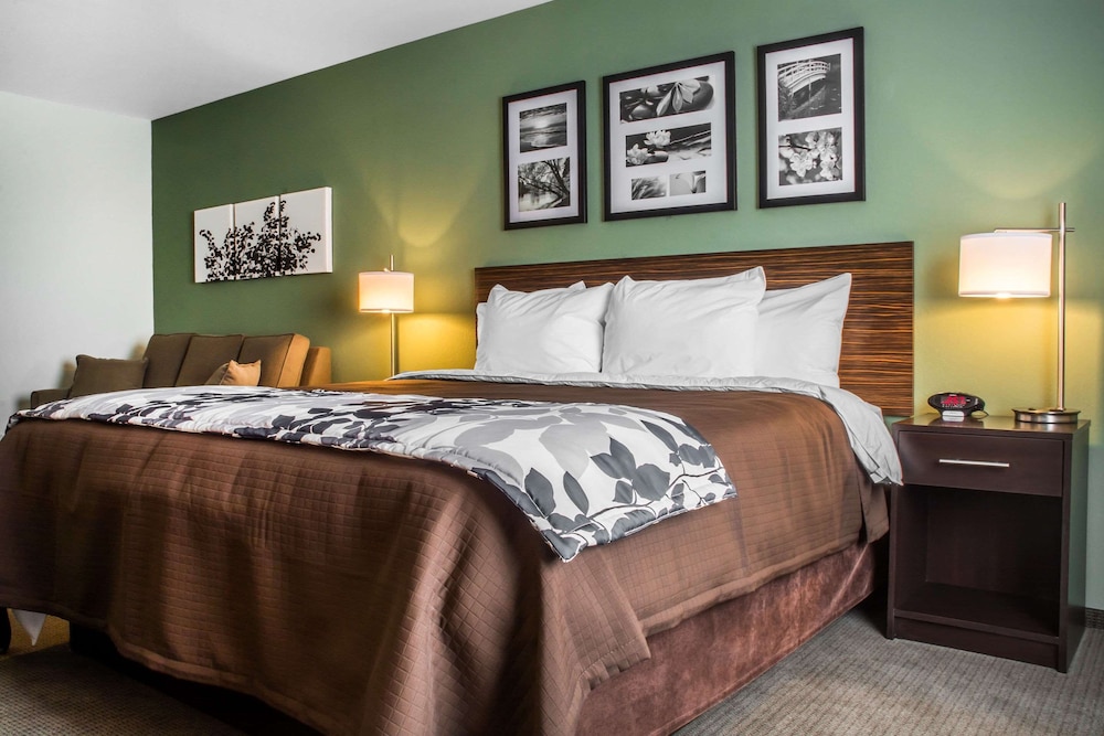 sleep inn and suites airport