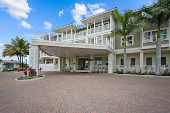 waterline villas and marina autograph collection