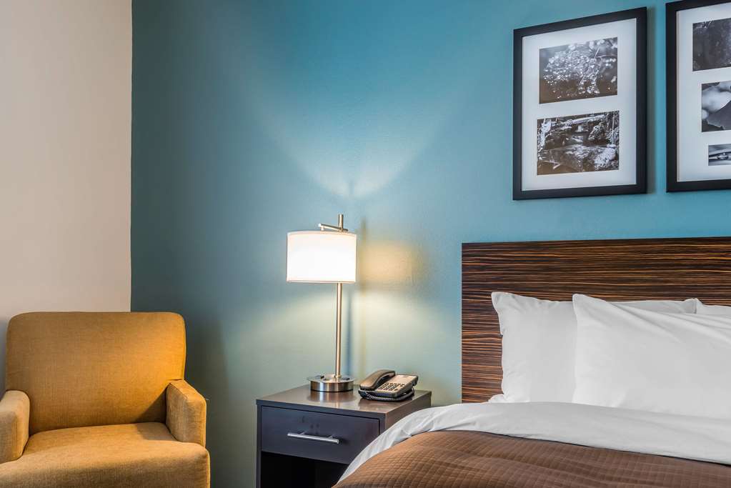 sleep inn and suites cumberland lavale