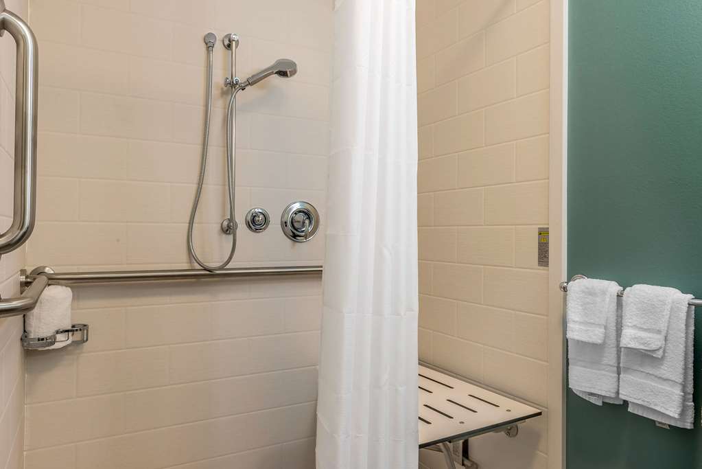 sleep inn and suites cumberland lavale