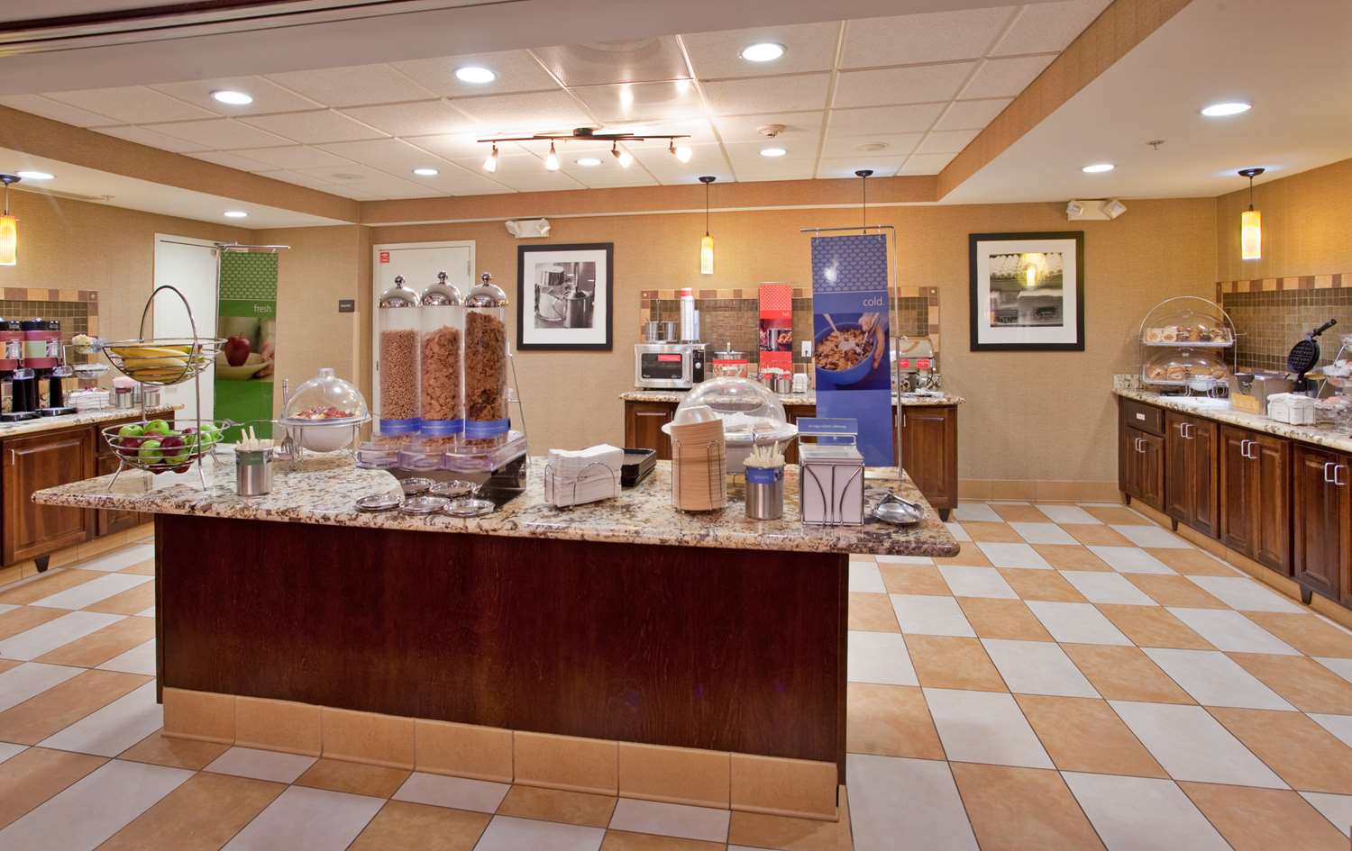 hampton inn and suites aberdeen