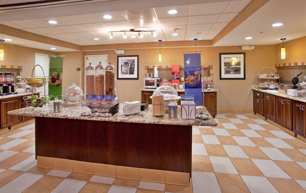 hampton inn and suites aberdeen