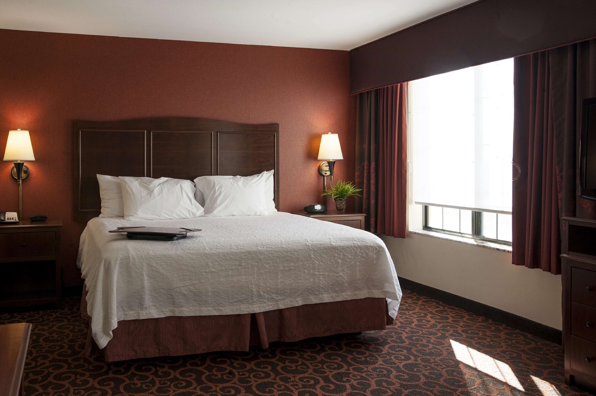 hampton inn and suites aberdeen