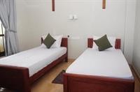 travellers home hotel