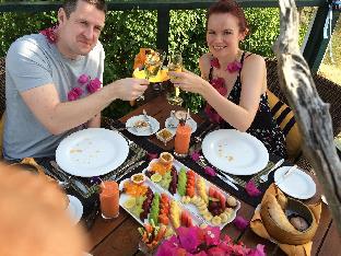 travellers home hotel