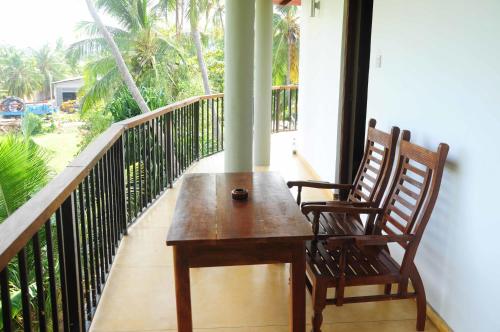 travellers home hotel