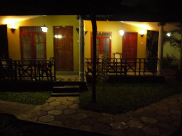 travellers home hotel