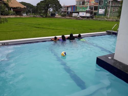 travellers home hotel