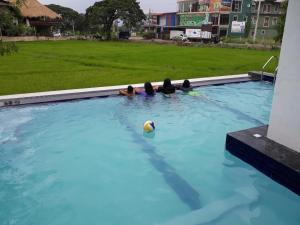 travellers home hotel