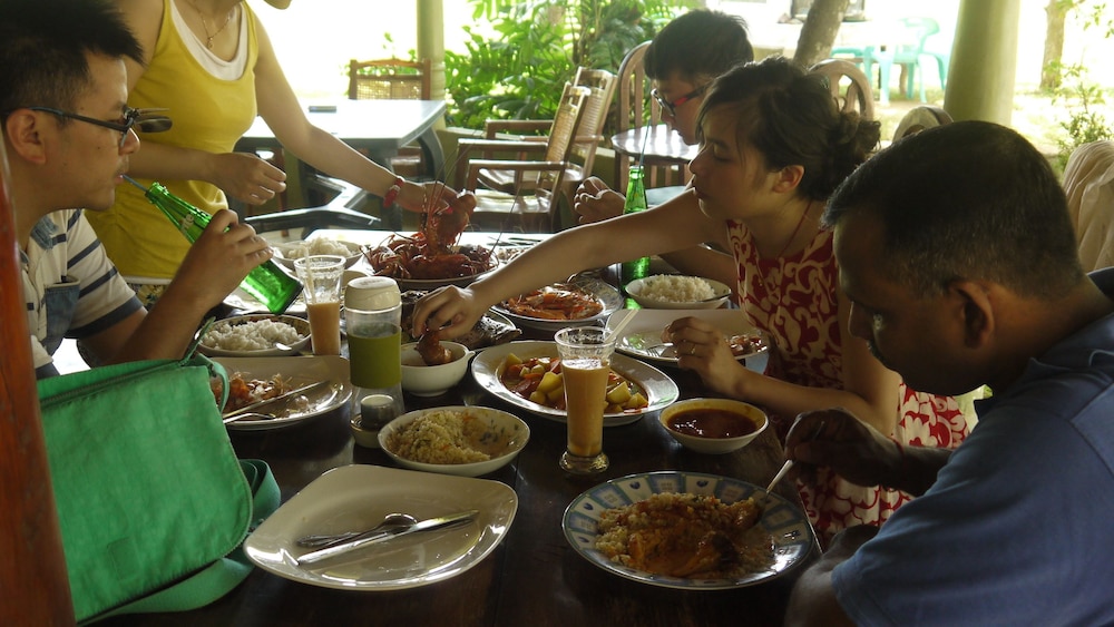 travellers home hotel