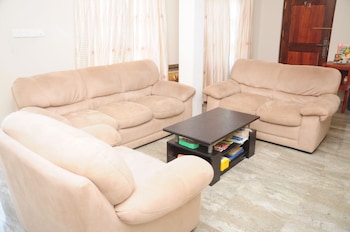 travellers home hotel