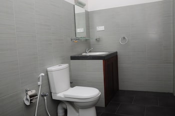 travellers home hotel