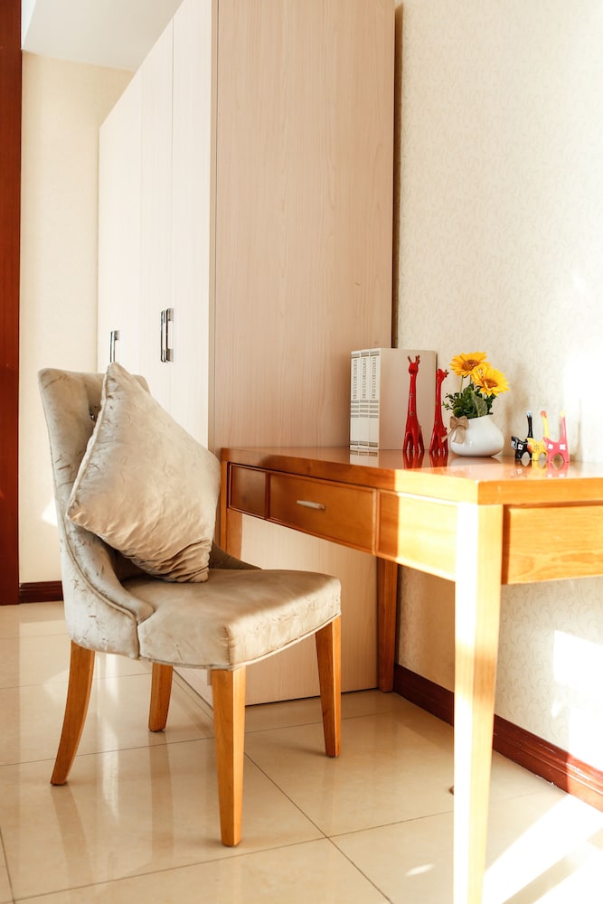 royal river apartment