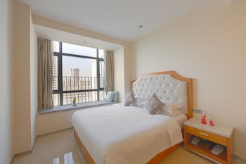royal river apartment