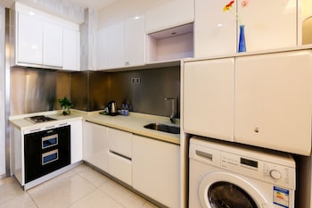 royal river apartment