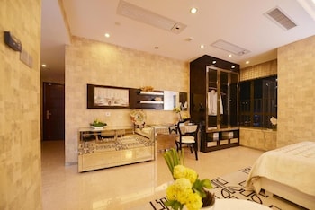 royal river apartment