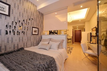 royal river apartment