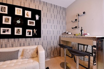 royal river apartment