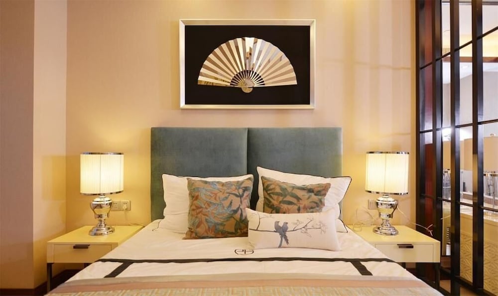 royal river apartment