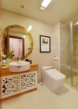 royal river apartment