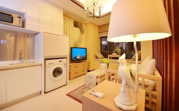 royal river apartment