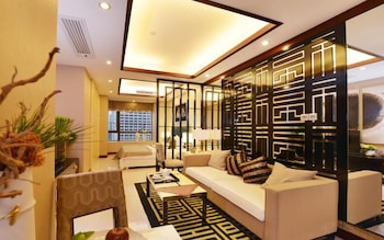 royal river apartment