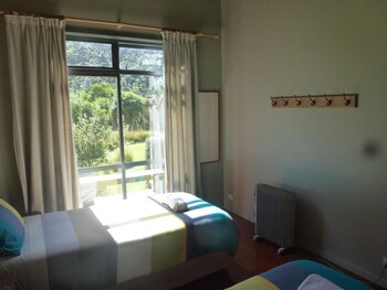 piha beachstay hostel