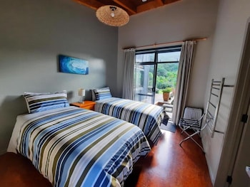 piha beachstay hostel