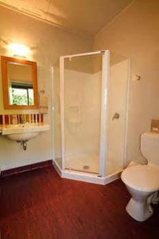 Piha Beachstay - Hostel,Auckland Region>>Auckland,1 star