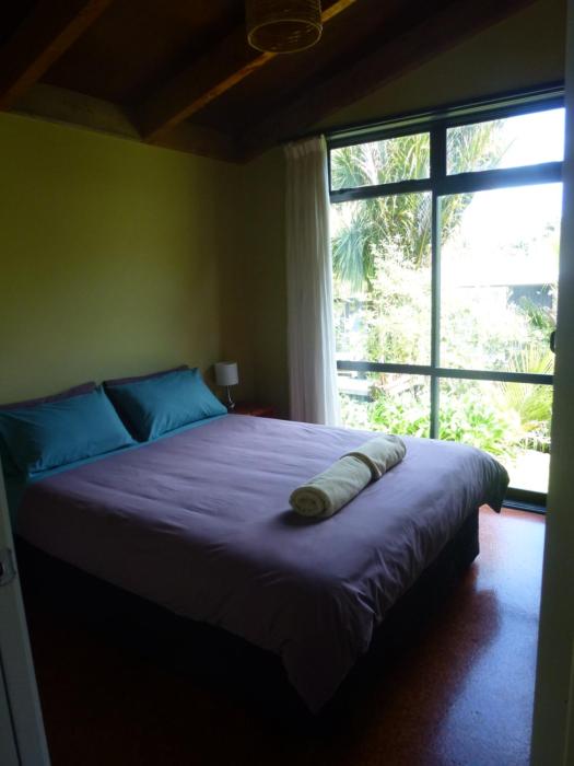 piha beachstay hostel