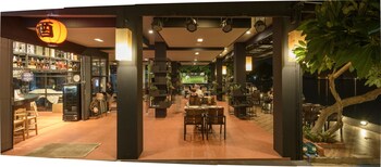 the loft seaside sriracha