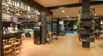 the loft seaside sriracha