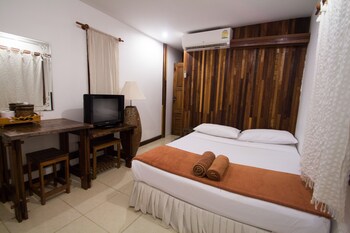 tropical garden bungalow