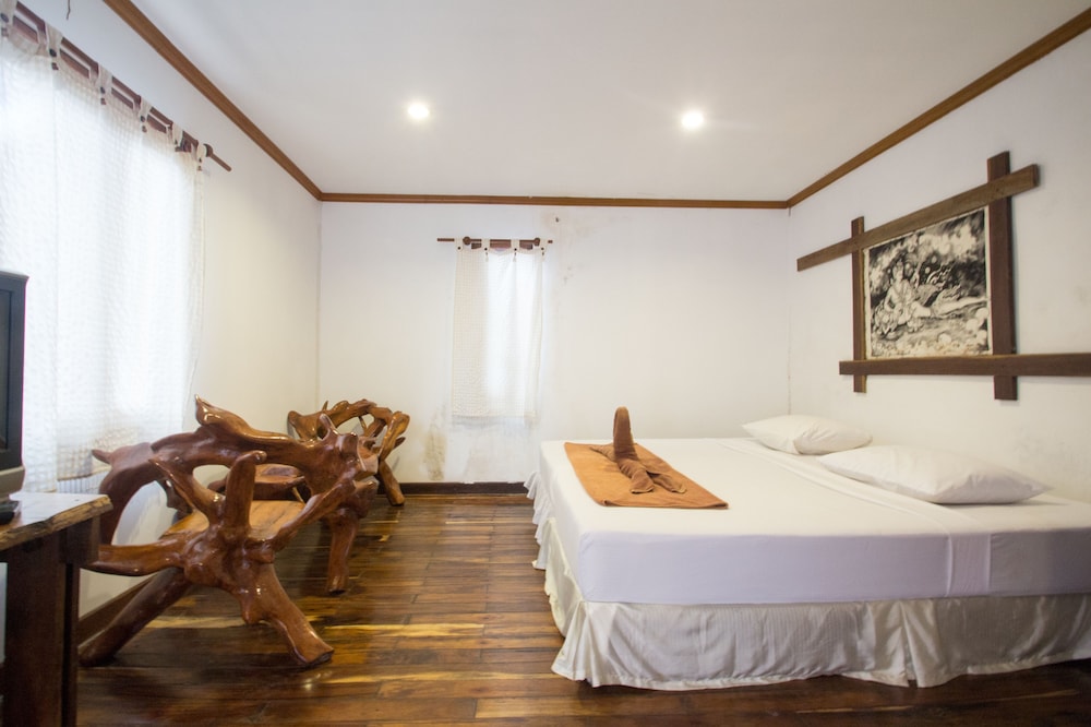 tropical garden bungalow
