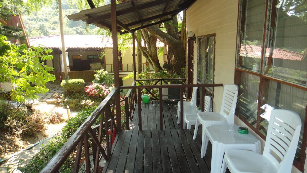 tropical garden bungalow