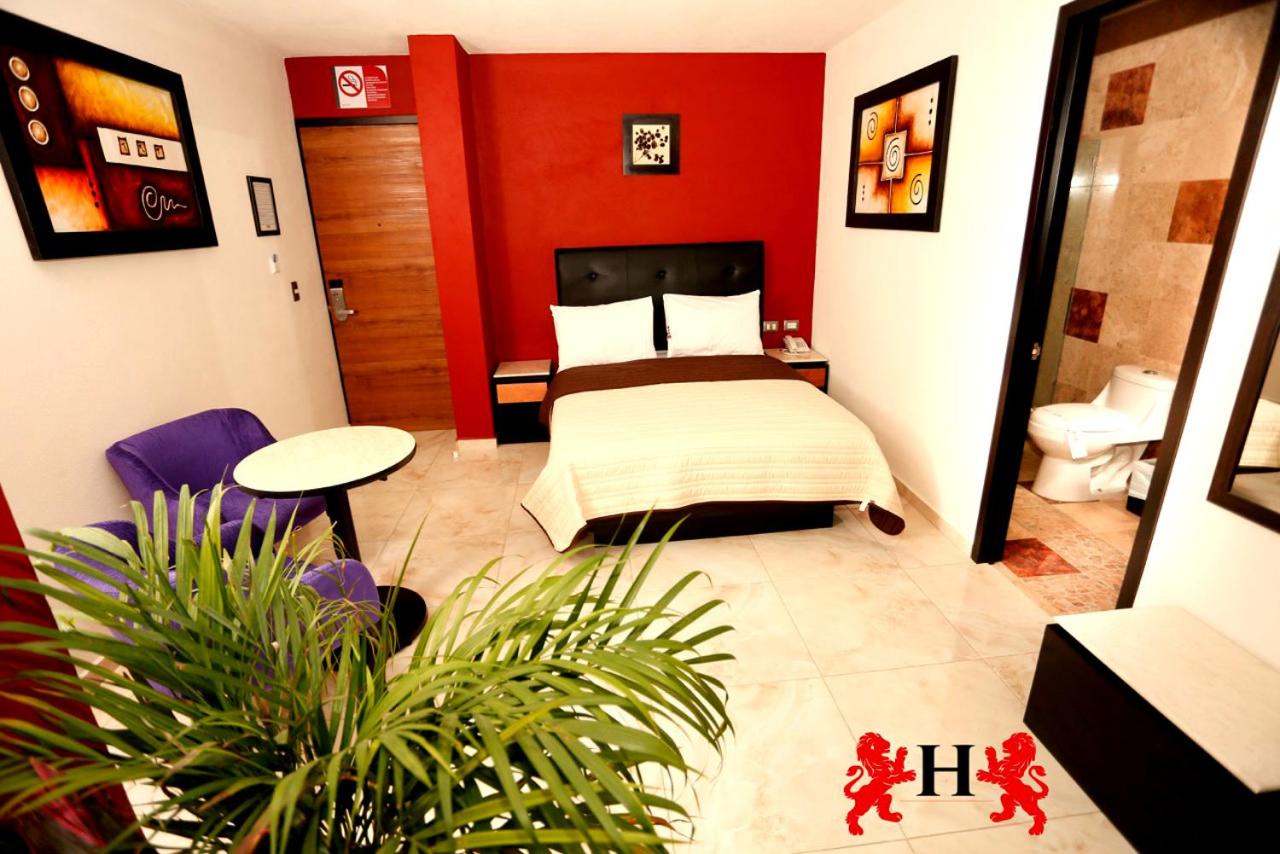 hotel leones