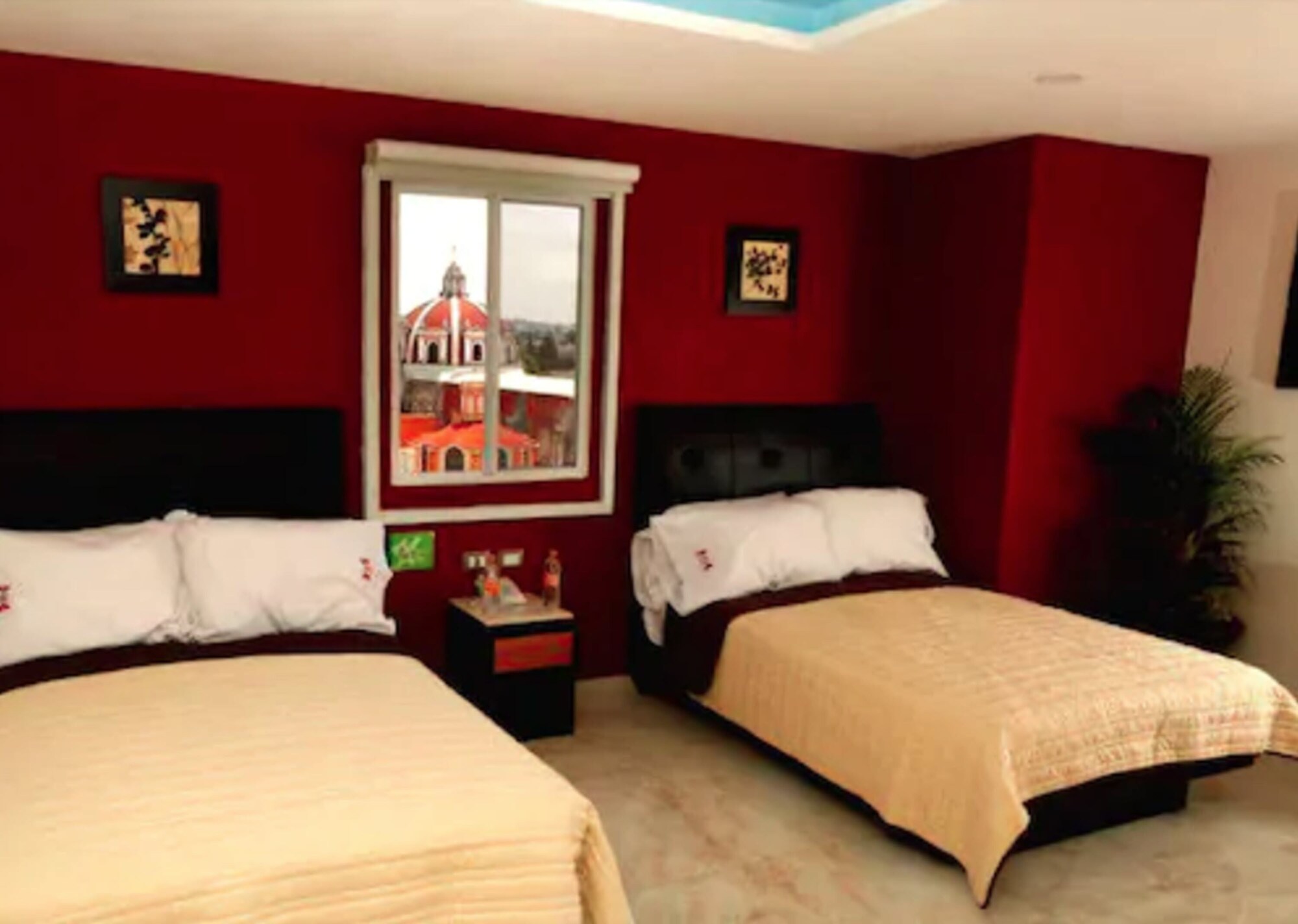 hotel leones