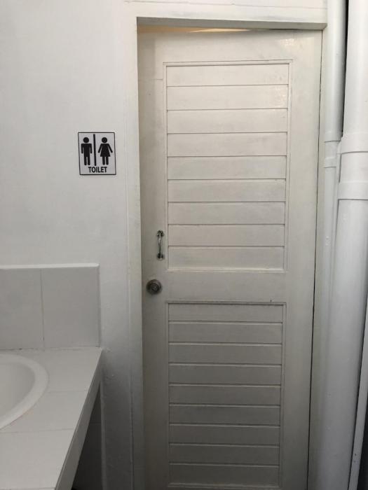ploy hostel