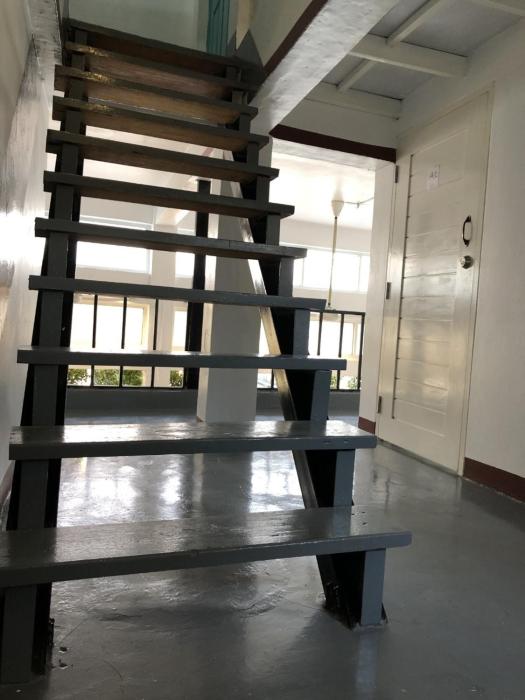 ploy hostel