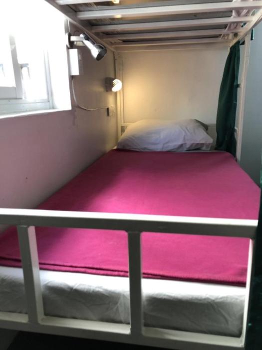 ploy hostel