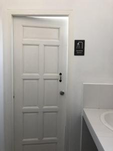ploy hostel