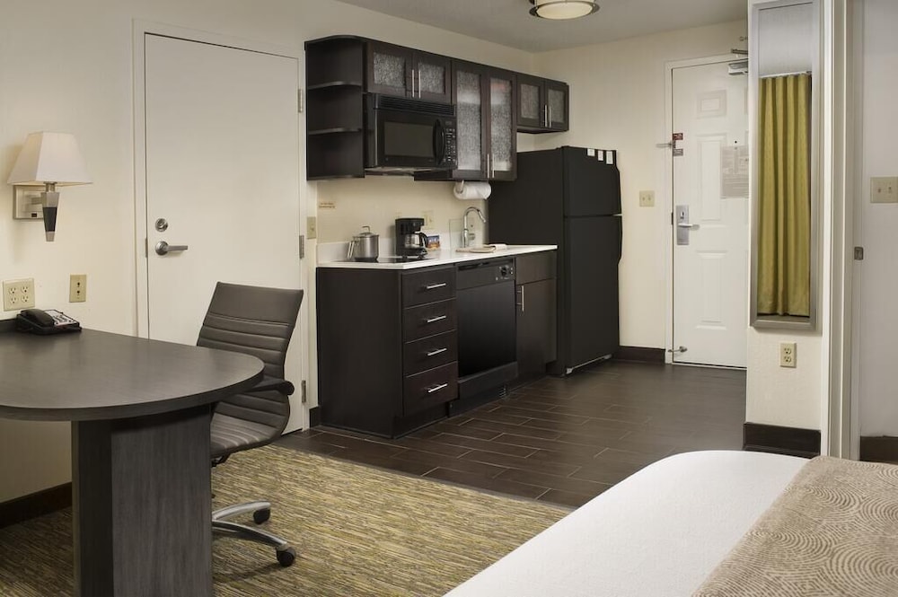 candlewood suites belle vernon by ihg