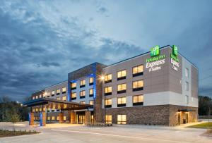 holiday inn express and suites east peoria river