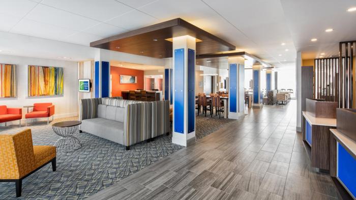 holiday inn express and suites east peoria river