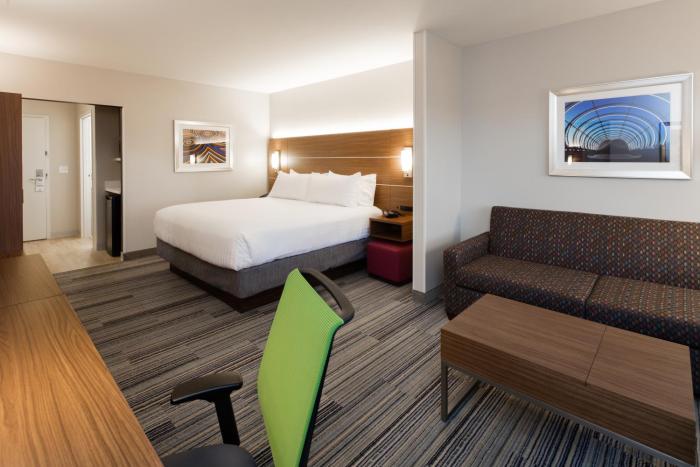 holiday inn express and suites east peoria river
