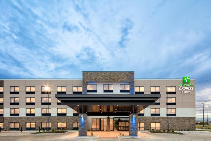 holiday inn express and suites east peoria river