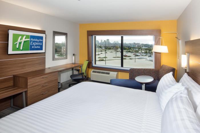holiday inn express and suites east peoria river