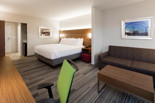 holiday inn express and suites east peoria river